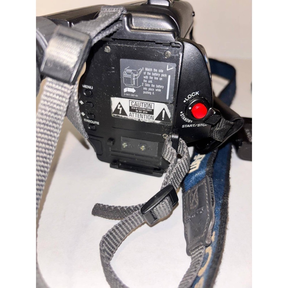 Vintage Sony Video 8 Handycam CCD-FX630 Camcorder 12x SteadyShot AS IS - PARTS - Picture 6 of 8